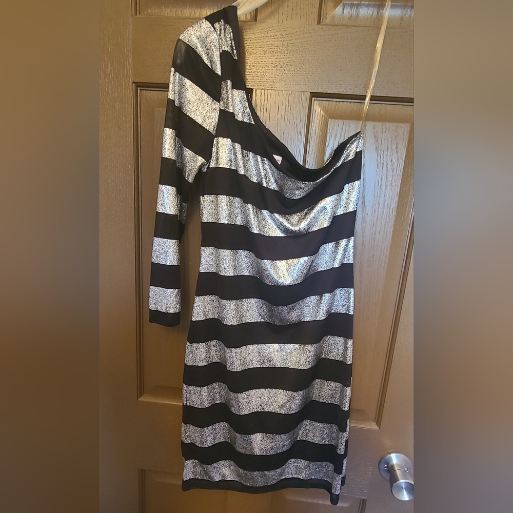 Great for Holiday parties and NYE! New with tags one shoulder party dress
